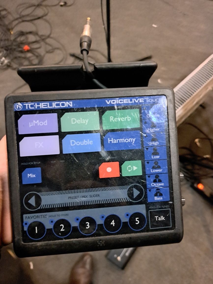 TC Helicon VOICELIVE TOUCH + switch3