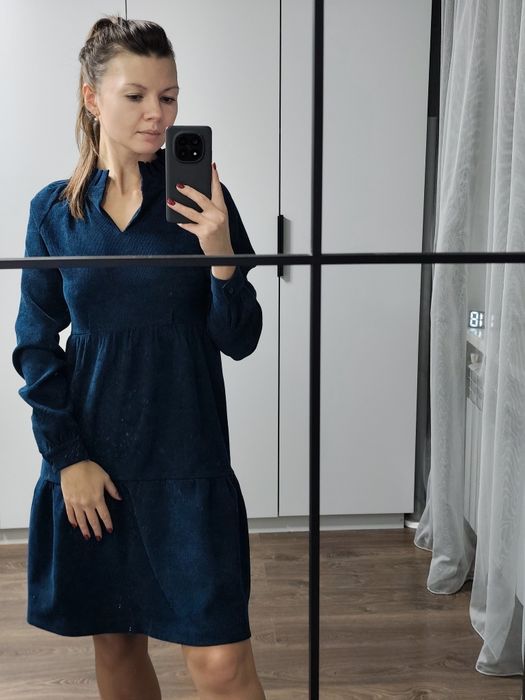 Темно синя вельветова сукня