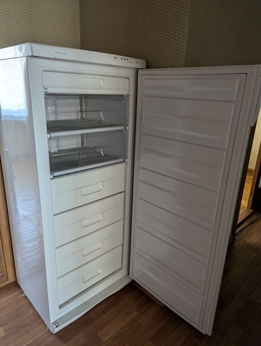 Шафа морозильна Snaige, морозильна камера . Стан нової