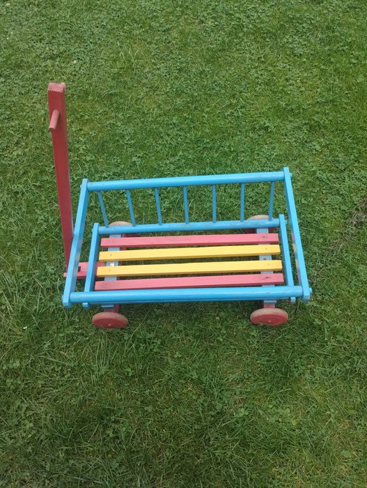 Wóz drewniany ozdobny