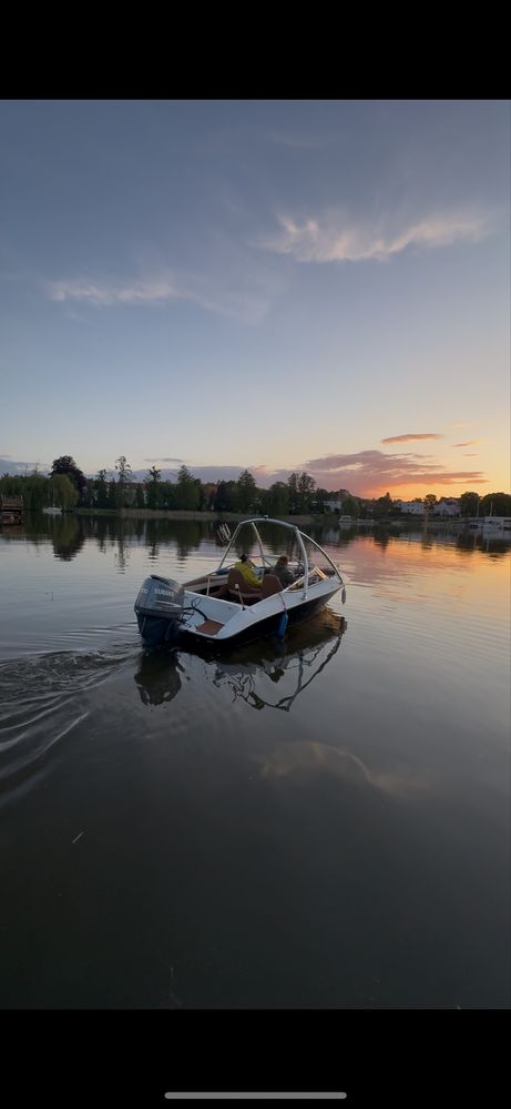 Motorówka Yacht motorowy Rinker Captiva zaburtowy Yamaha 100
