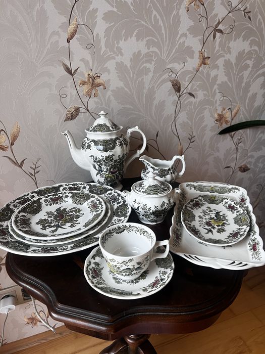 Rozszerzony angielski serwis do herbaty lub kawy