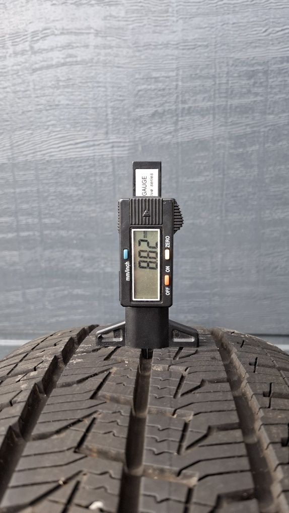 Continental 215/65 R16 C VanContact 4Season