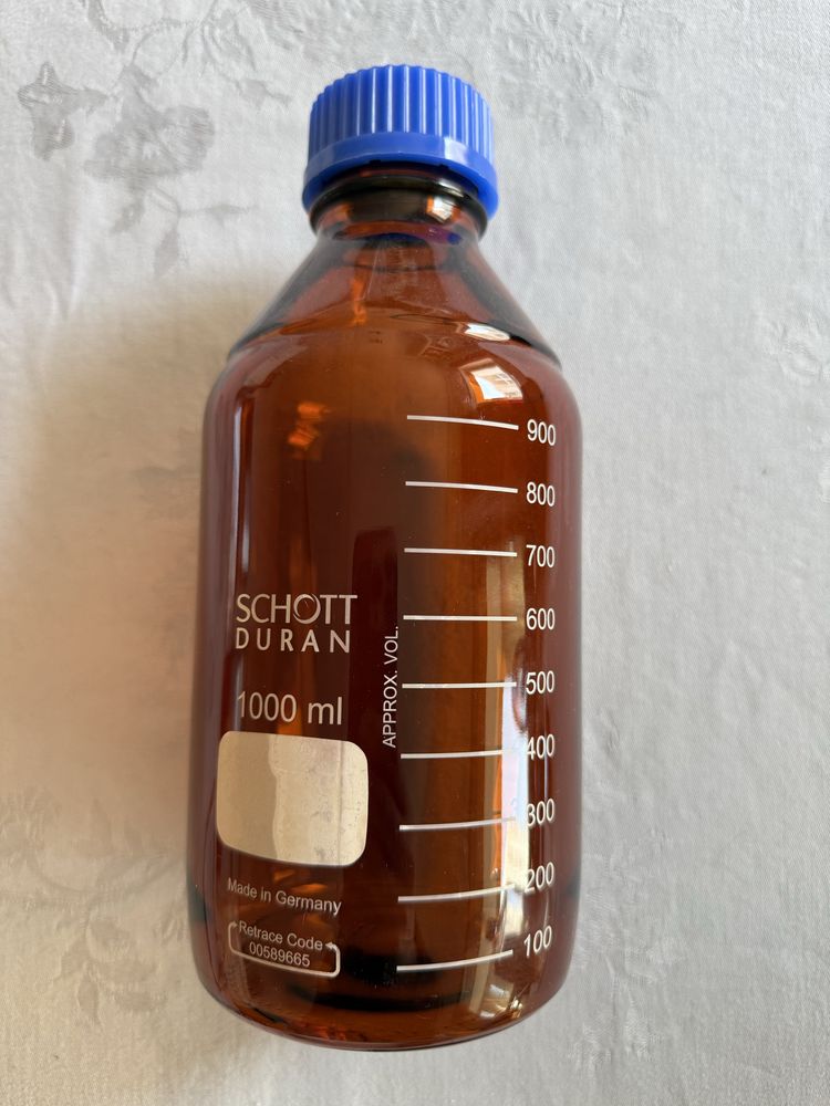 Garrafa antiga de vidro de laboratório