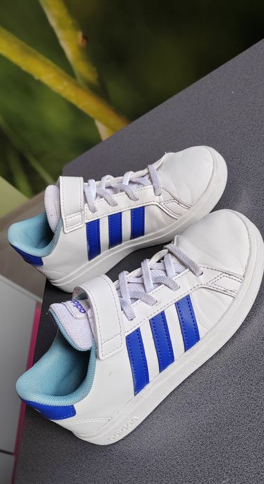 Obuwie adidas niebieskie paski