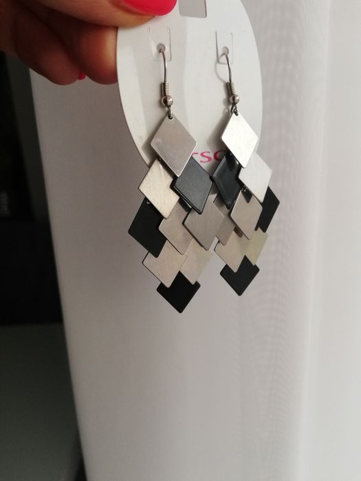 Kolczyki srebrno czarne zwisające ORSAY