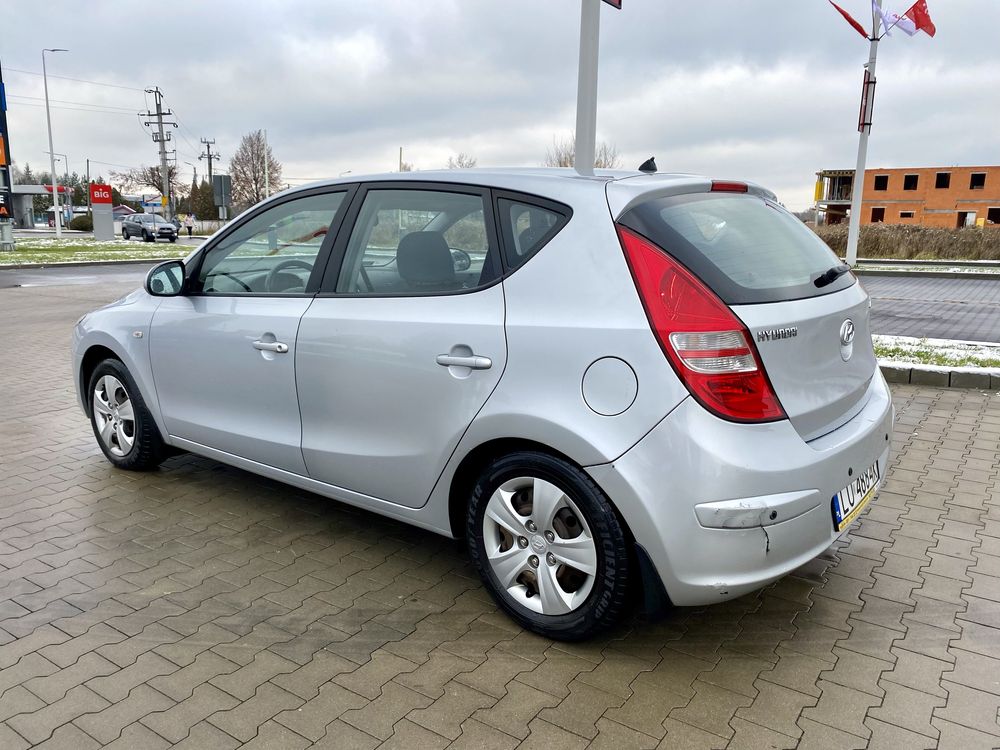 Hyundai I 30 1.4 benzyna 2008 rok.