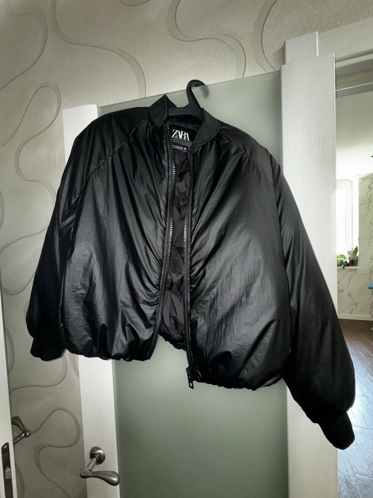Бомбер утеплений зара zara xs s