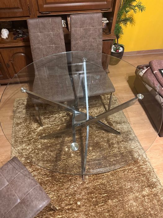 Mesa de vidro com 4 cadeiras