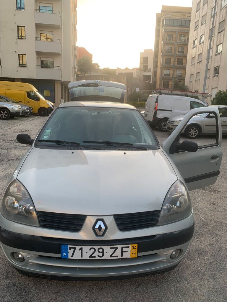 Renault Clio - 2004