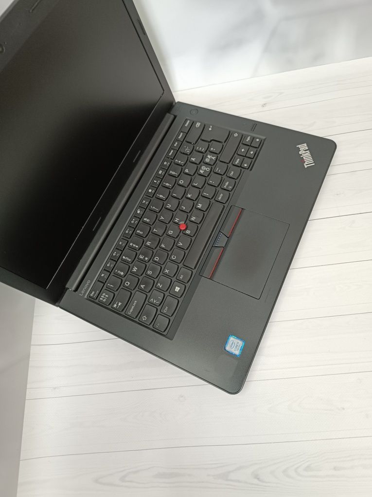 Ноутбук Lenovo ThinkPad E470/i5-7200U/8 ГБ/256 GB/14.0 " Full HD