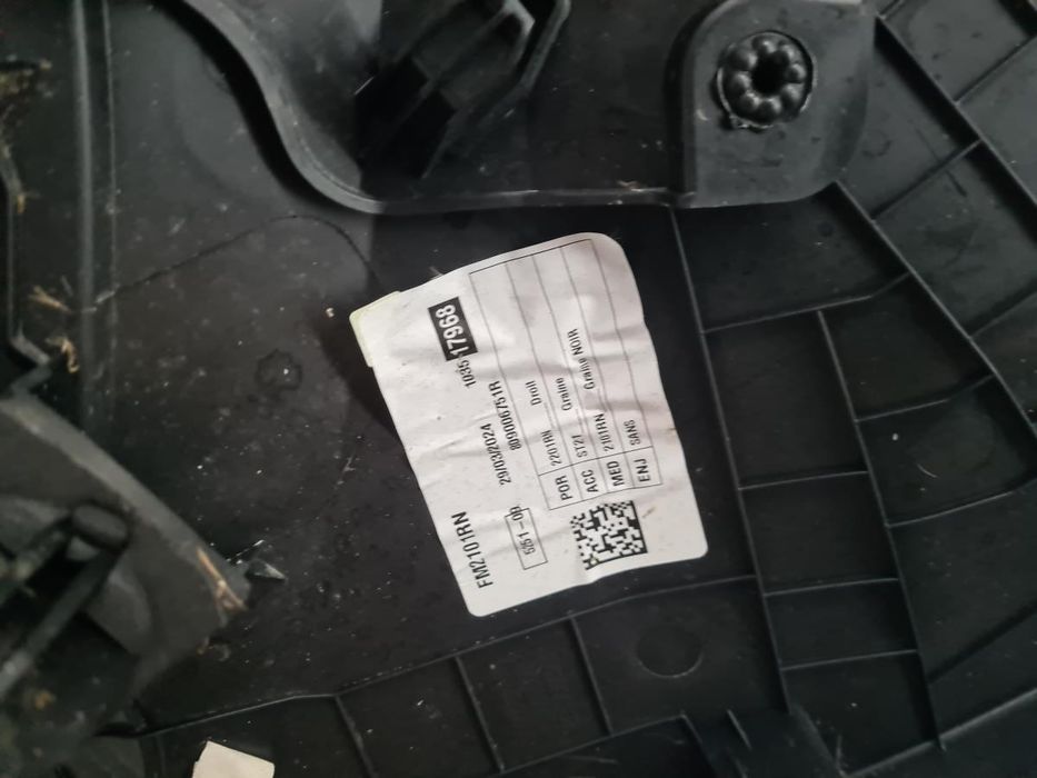 Forra porta / quartela frente direita RENAULT Kangoo III