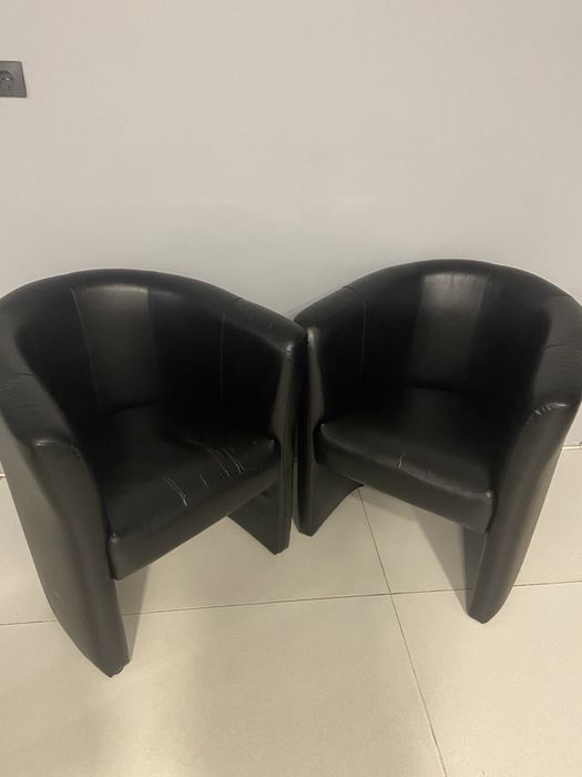 Чорні крісла, замовляли під замовлення 6шт