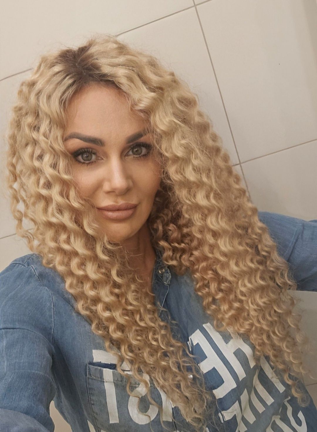 Peruka włosy naturalne afro blond kręcone