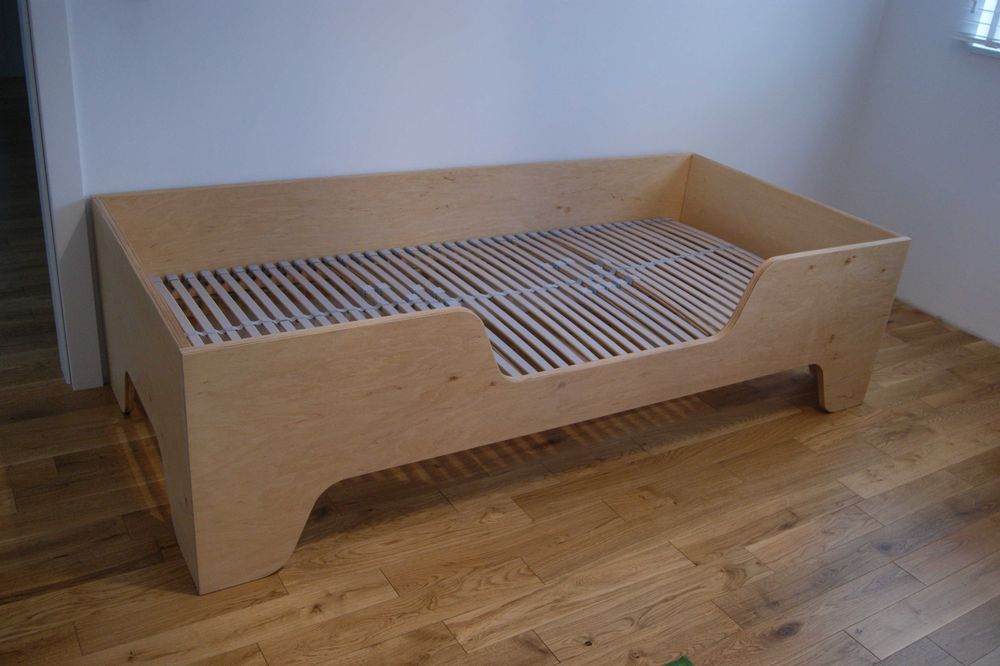 Łóżko sklejka brzozowa 200x90 ze stelażem