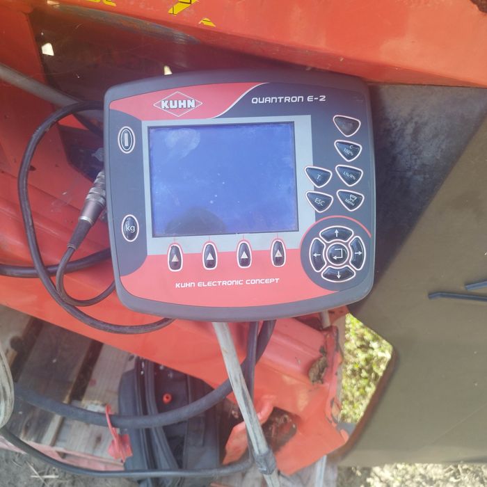 Rozsiewacz Kuhn Rauch 40.1w 2011 waga komputer limter amazone sulky