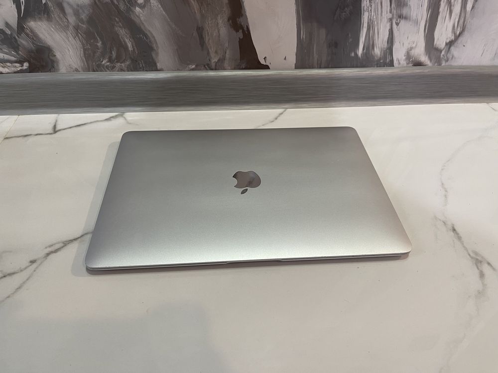 Macbook air m1 16gb