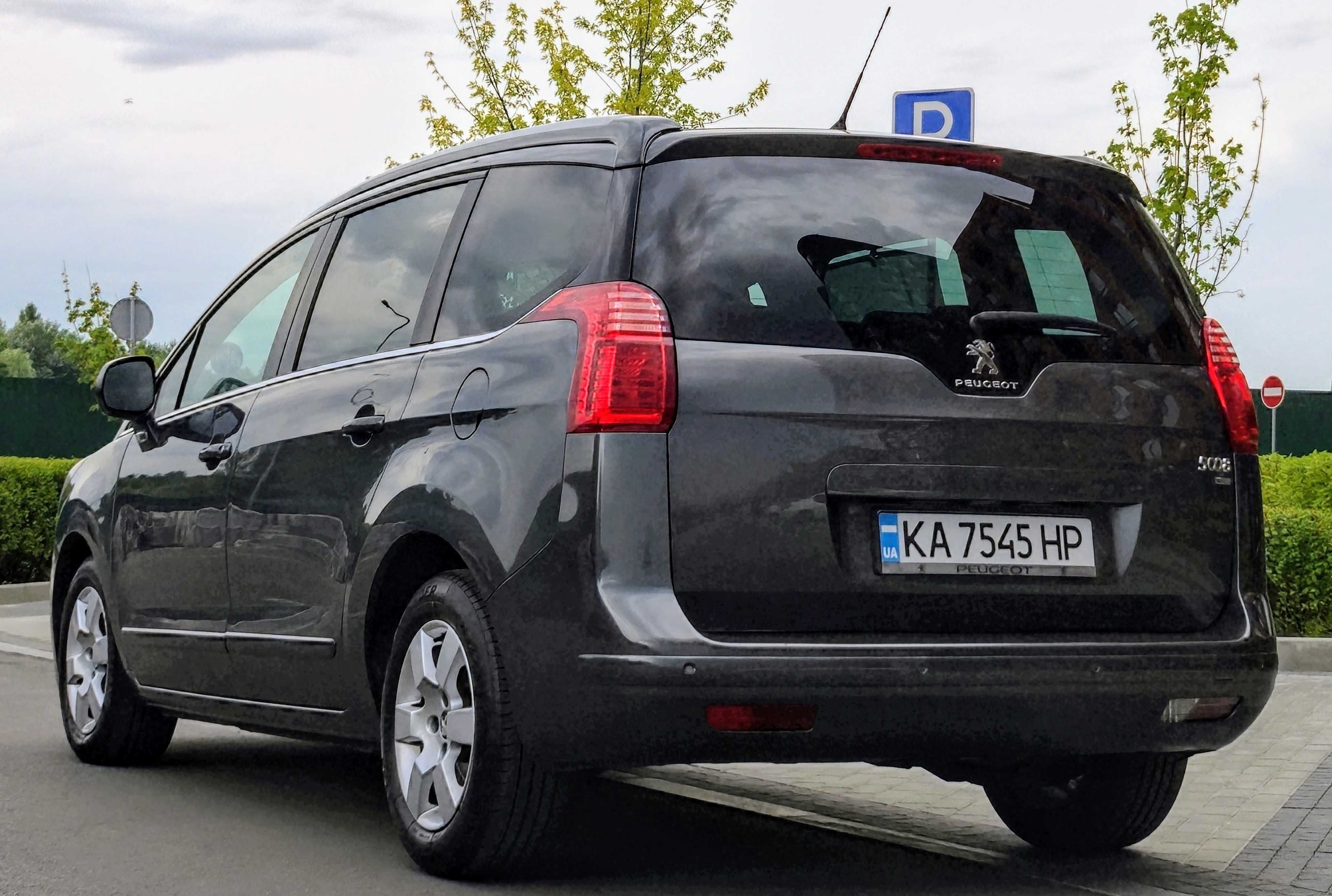 Пежо 5008  1,6  E-HDI 2015р.