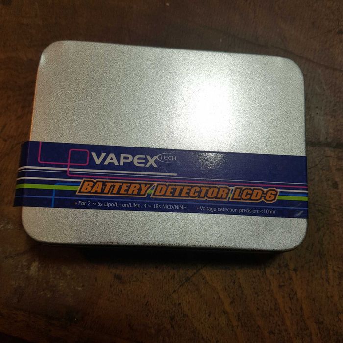 Detector de capacidade/voltagem para baterias