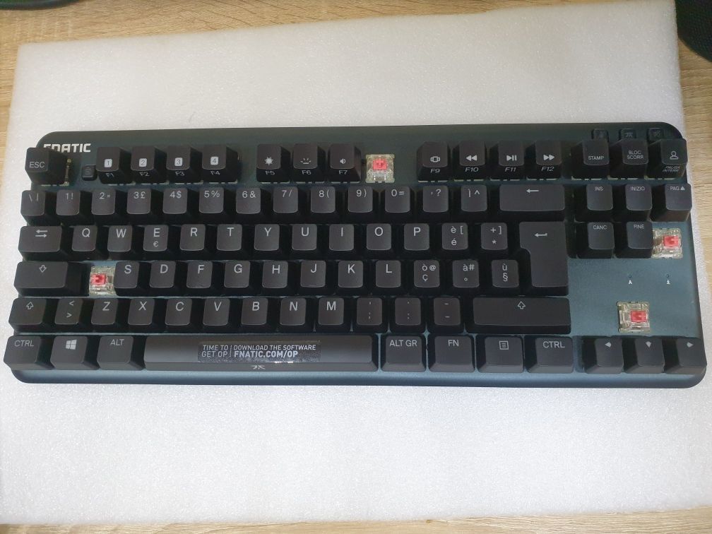 Fnatic miniSTREAK механічна ігрова rgb-клавіатура (Cherry MX)