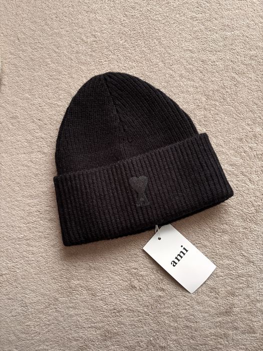 Шапка жін0ча  зимова тепла Jacqu.. в наявності