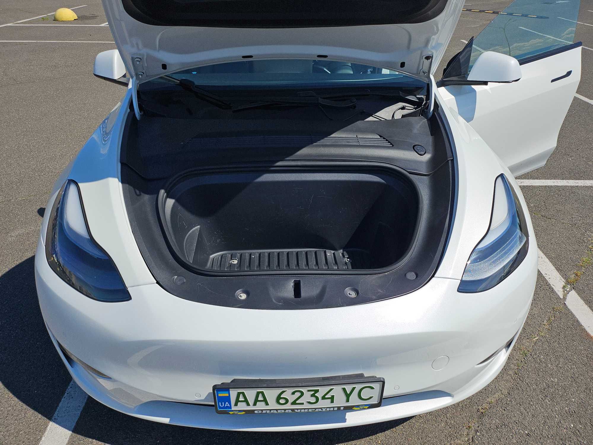 Продам машину Tesla Model Y 2020