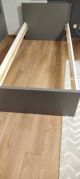 Łóżko jednoosobowe