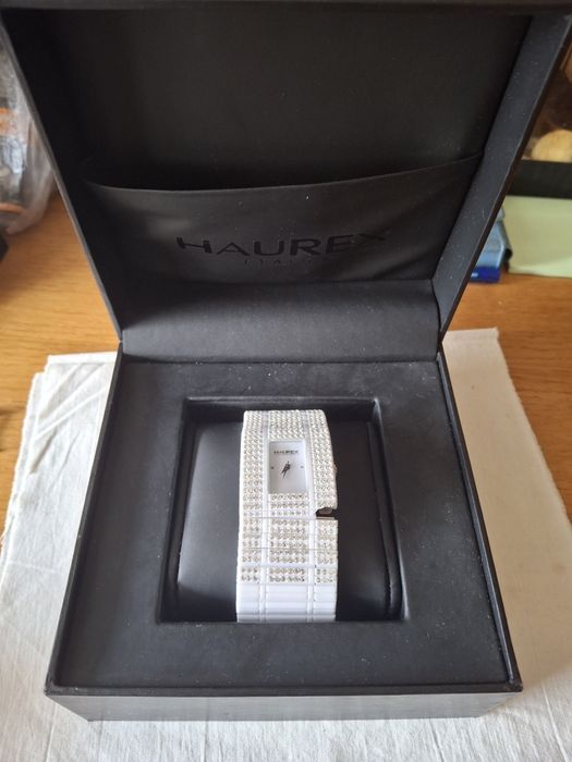 Продам часы HAUREX