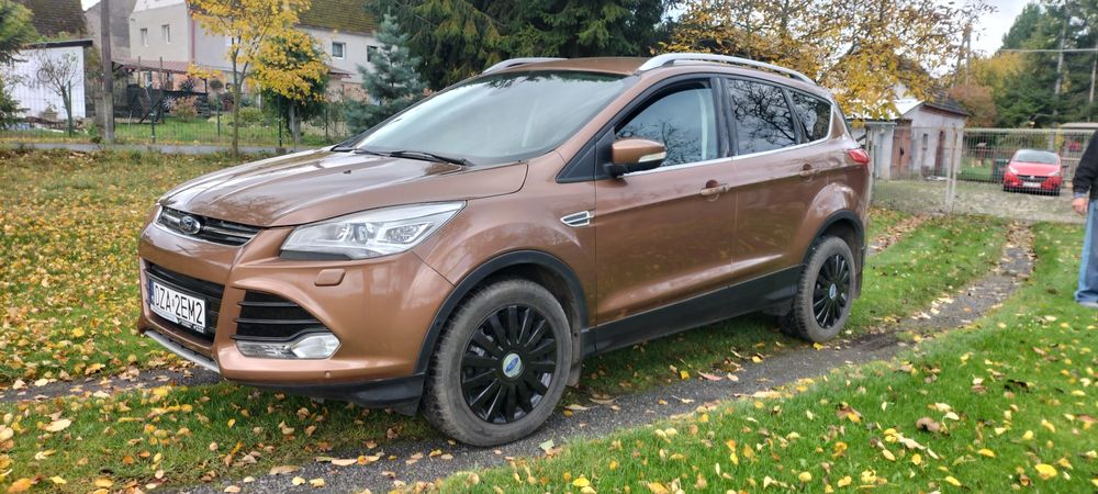Ford Kuga salon polska