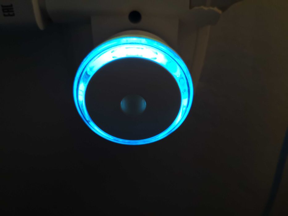 Lampka nocna LED w kolorze niebieskim lub czerwonym