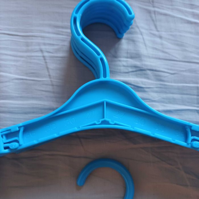 Wieszaki kolorowe dla dziecka do szafy :) Regulacja wielkości.