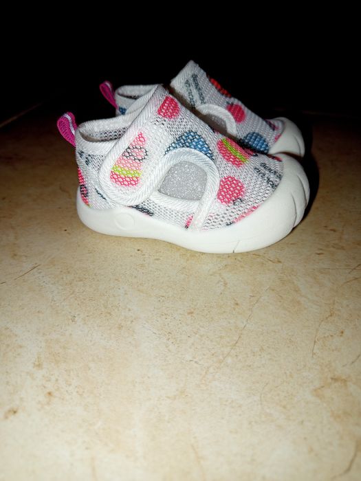 Сандалі для дівчинки