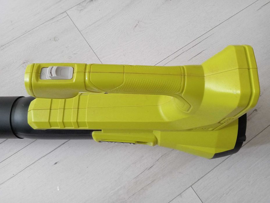 Dmuchawa do lisci RYOBI RY18BLA 18v TurboJet 145km/h mocna bez bateri