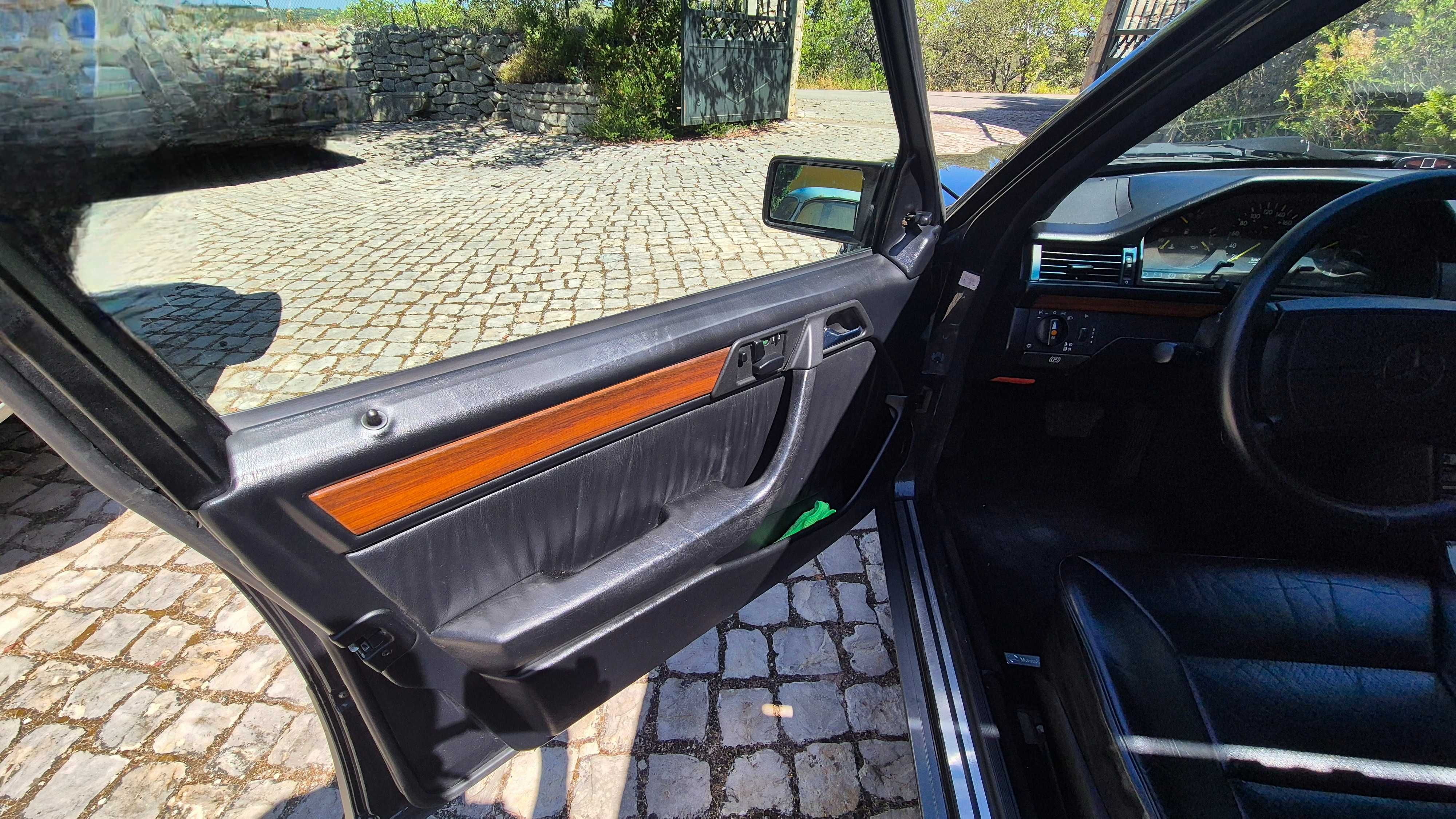 Mercedes 300D Turbo W124