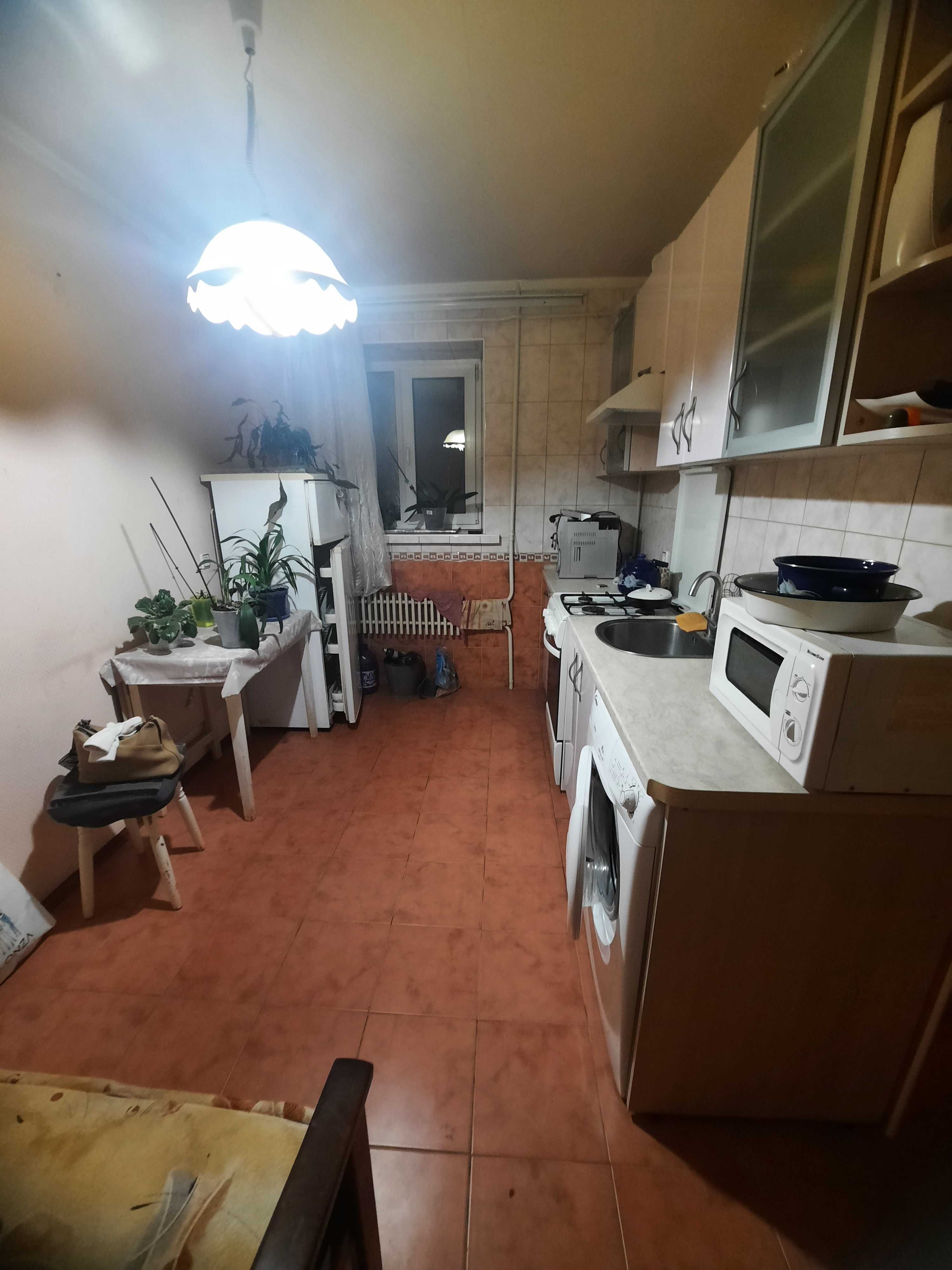 Продам 2х комнатную гостинку метро Холодная Гора