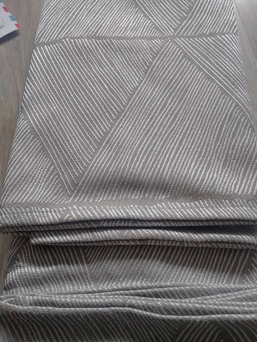 Sprzedam obrus żakardowy marki Home &You