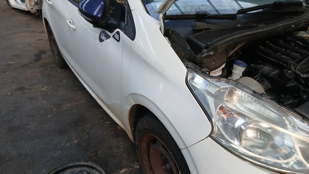 Guarda-lamas direito PEUGEOT 208