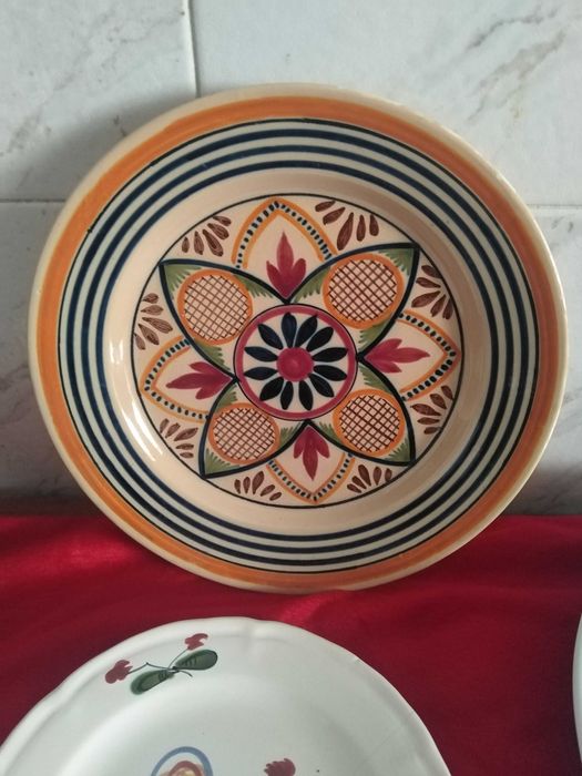 Louça vintage decorada
