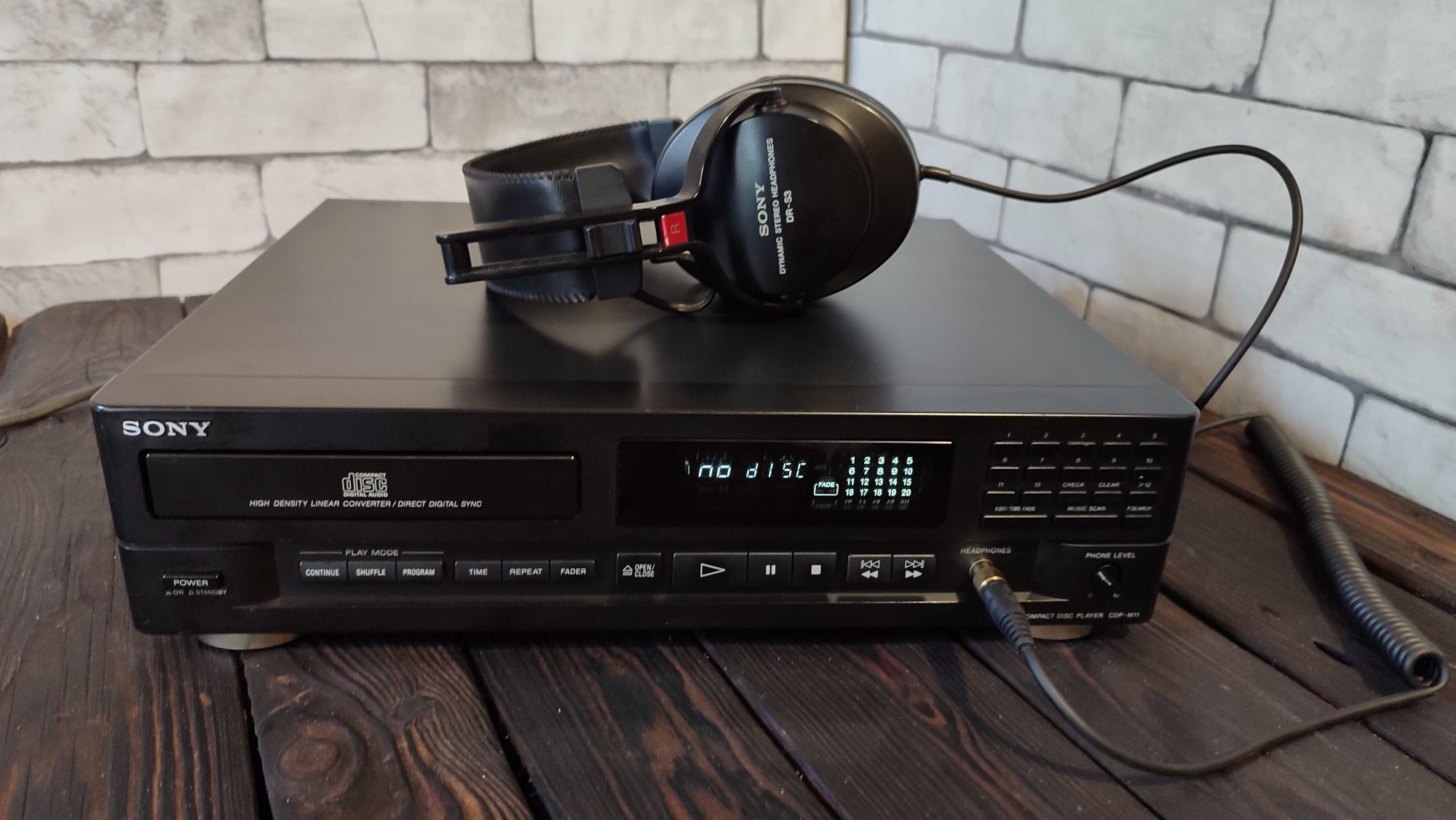 CD програвач Sony CDP -M11