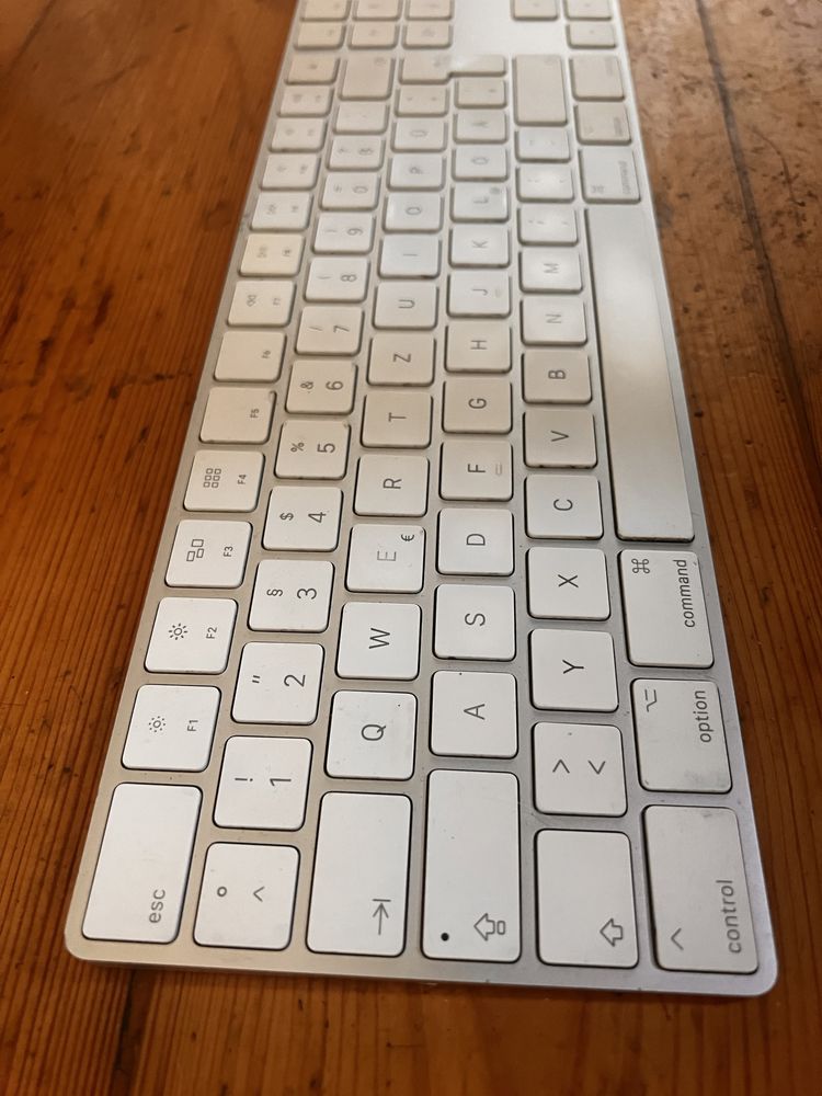 Apple magic keyboard z num lockiem