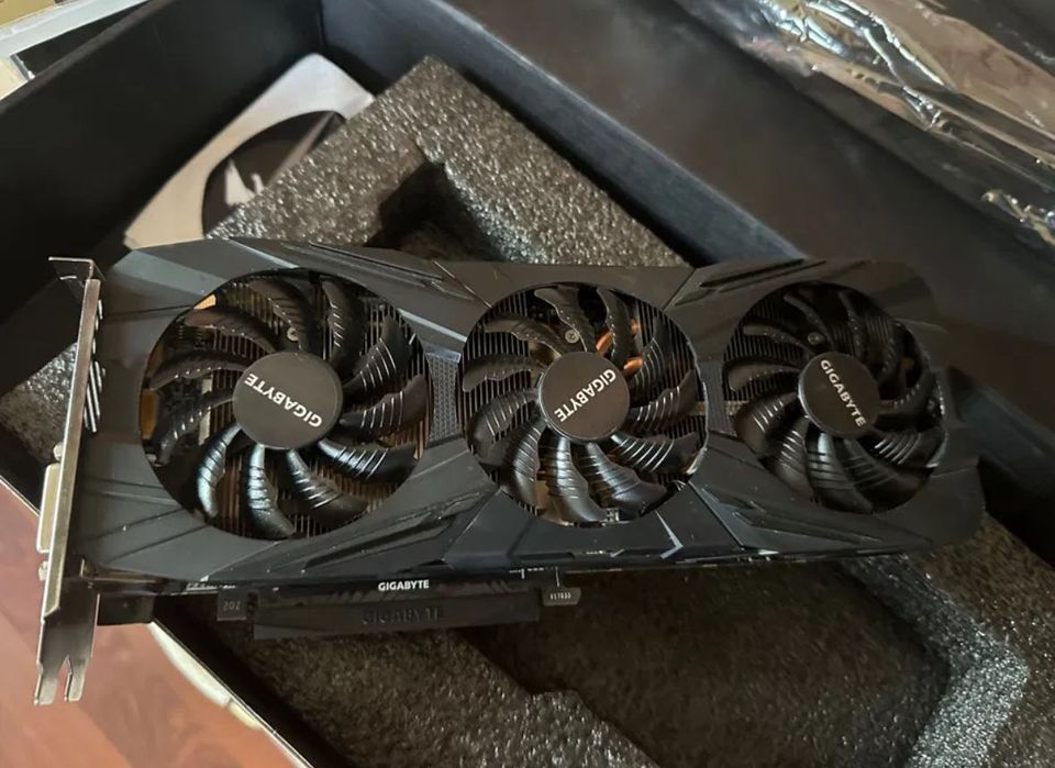 Відеокарта Gigabyte  Gtx 1080 Ti 11Gb