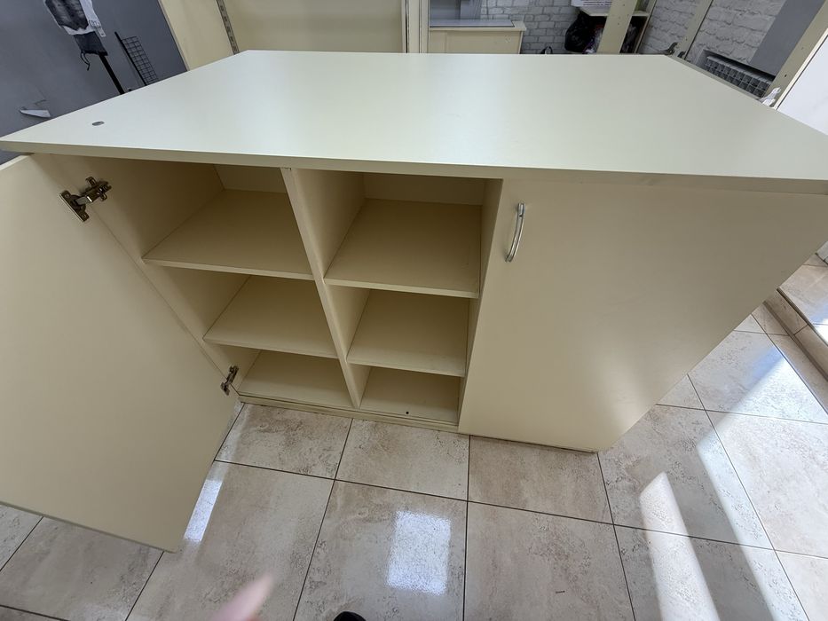 Тумба острівець для одягу