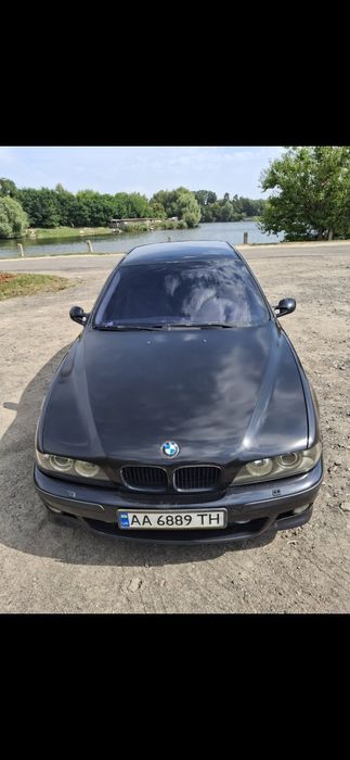 БМВ е39 528 рестайлинг.