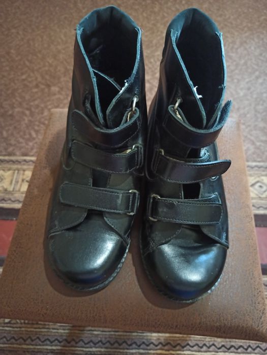 Ботінки ортепедичні