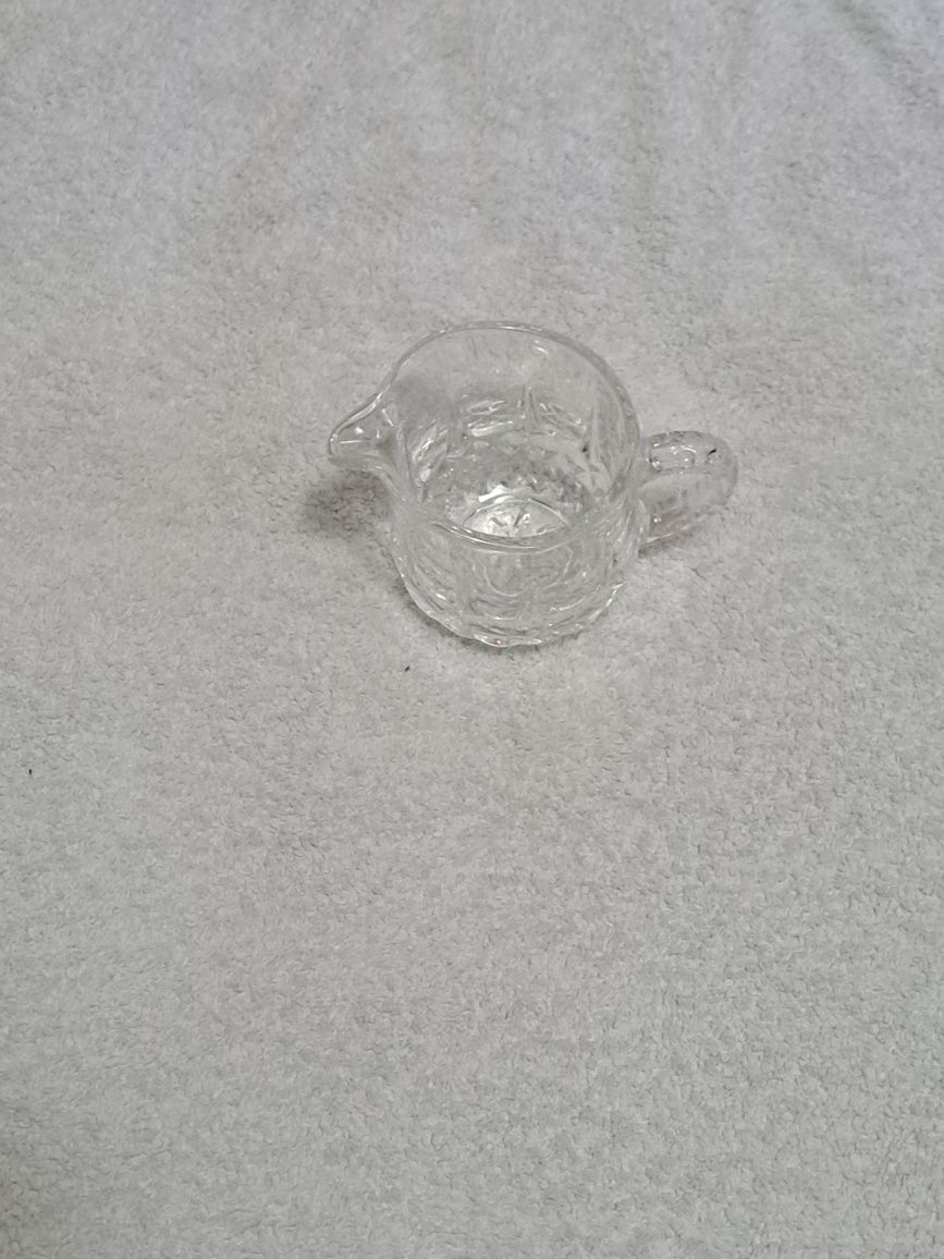 Uma leiteira de  Meio Cristal