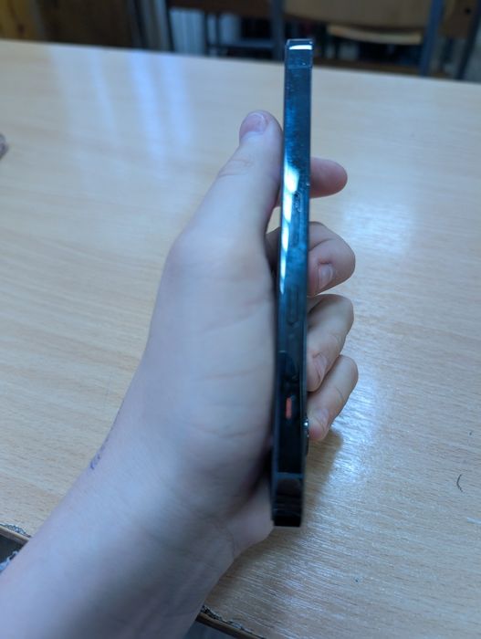 Продам iPhone 13 pro на 512gb в ідеальному стані акумулятори 85%