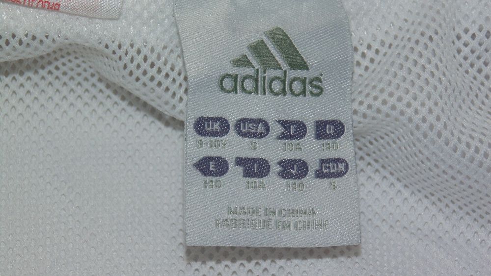 Продам спотривную кофту Adidas на возраст 9-10 лет, рост 140см