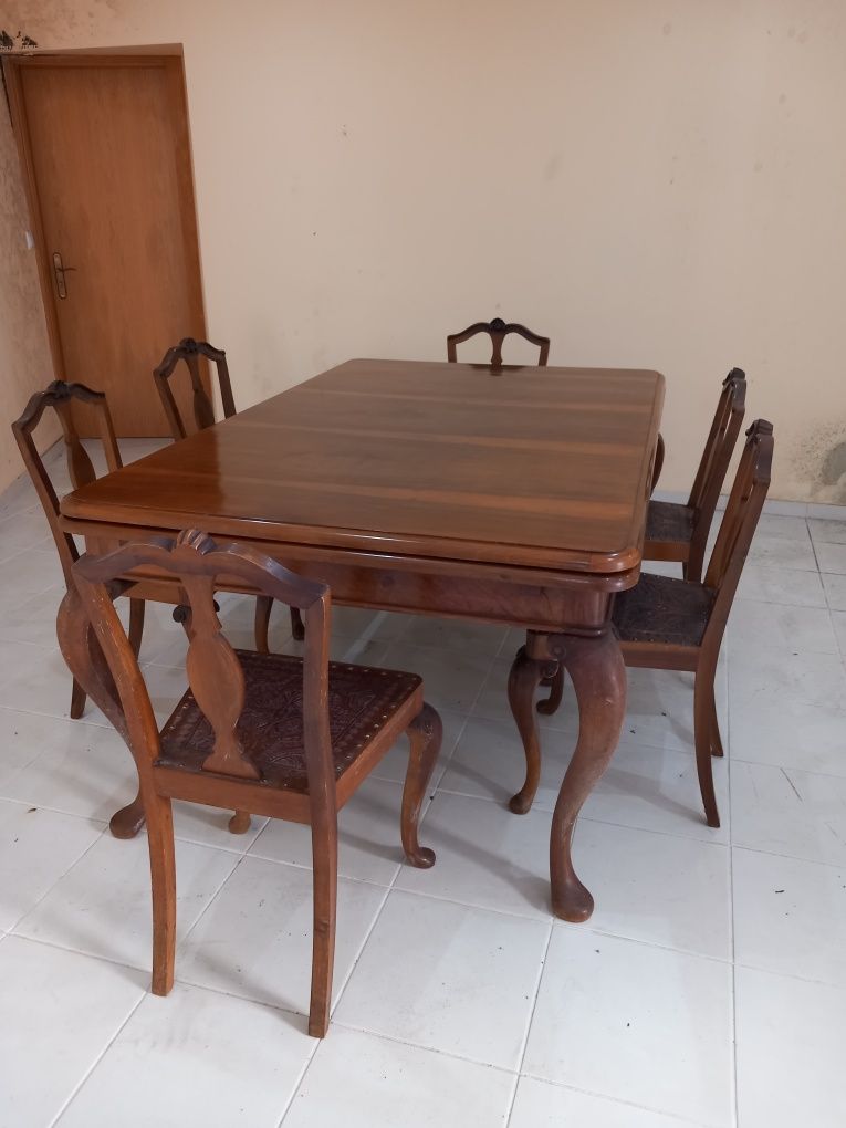 Mesa de  jantar.