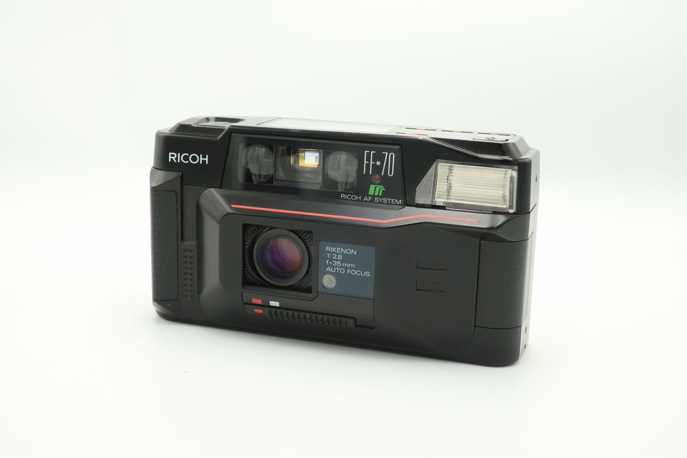 Ricoh FF-70 плівковий фотоапарат