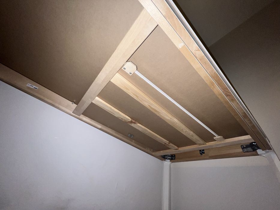 Mesa de sala extensivel ate 10 pessoas.